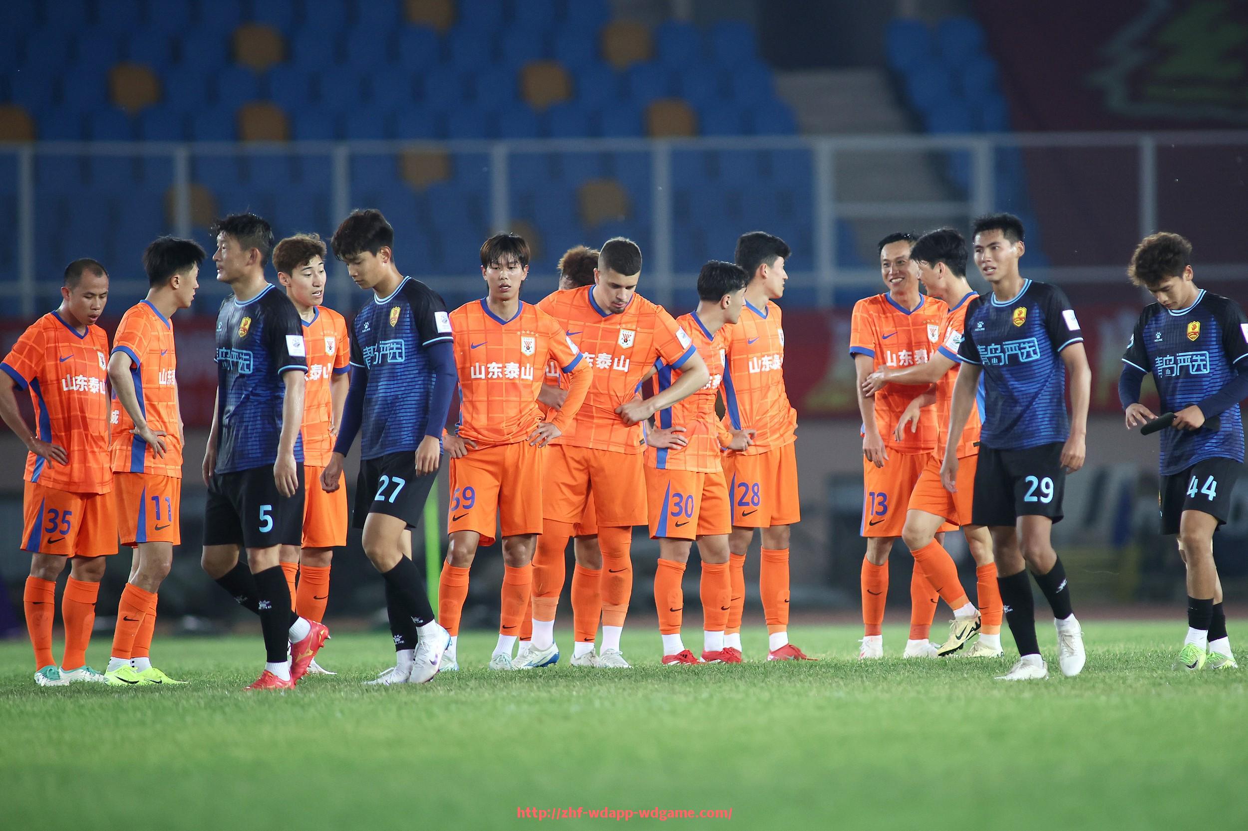 问鼎娱乐官网-英超联赛中的超级明星球员盘点与表现