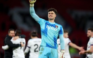 问鼎娱乐官网-德甲联赛中最大苦主球队的艰难赛季及原因剖析