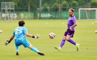 问鼎娱乐官网-德甲球队头像男性形象设计及体育视觉文化